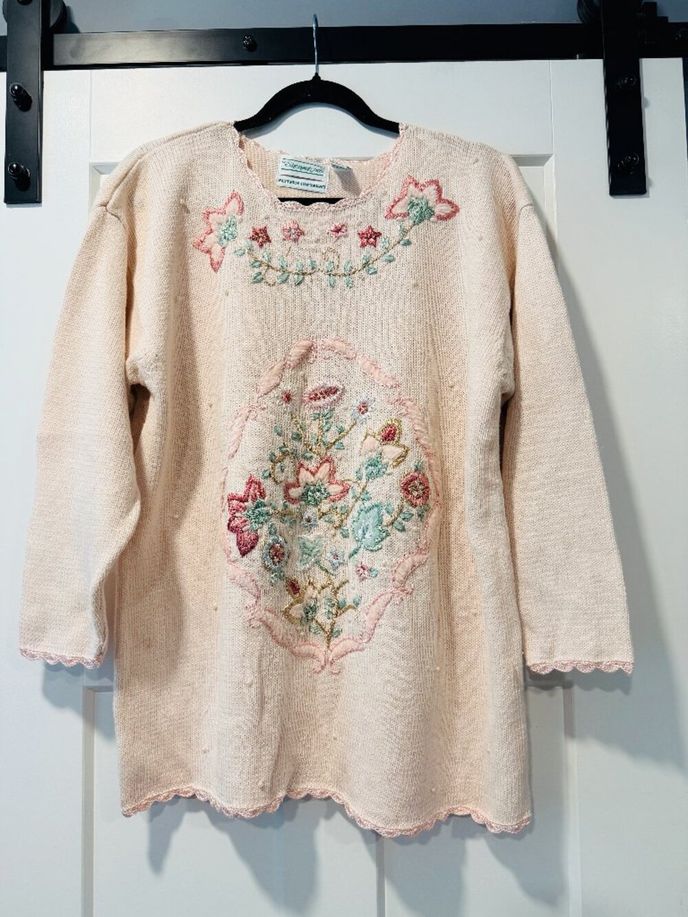 RARE! Vintage Shenanigans Floral Embroidered Light Pink Sweater